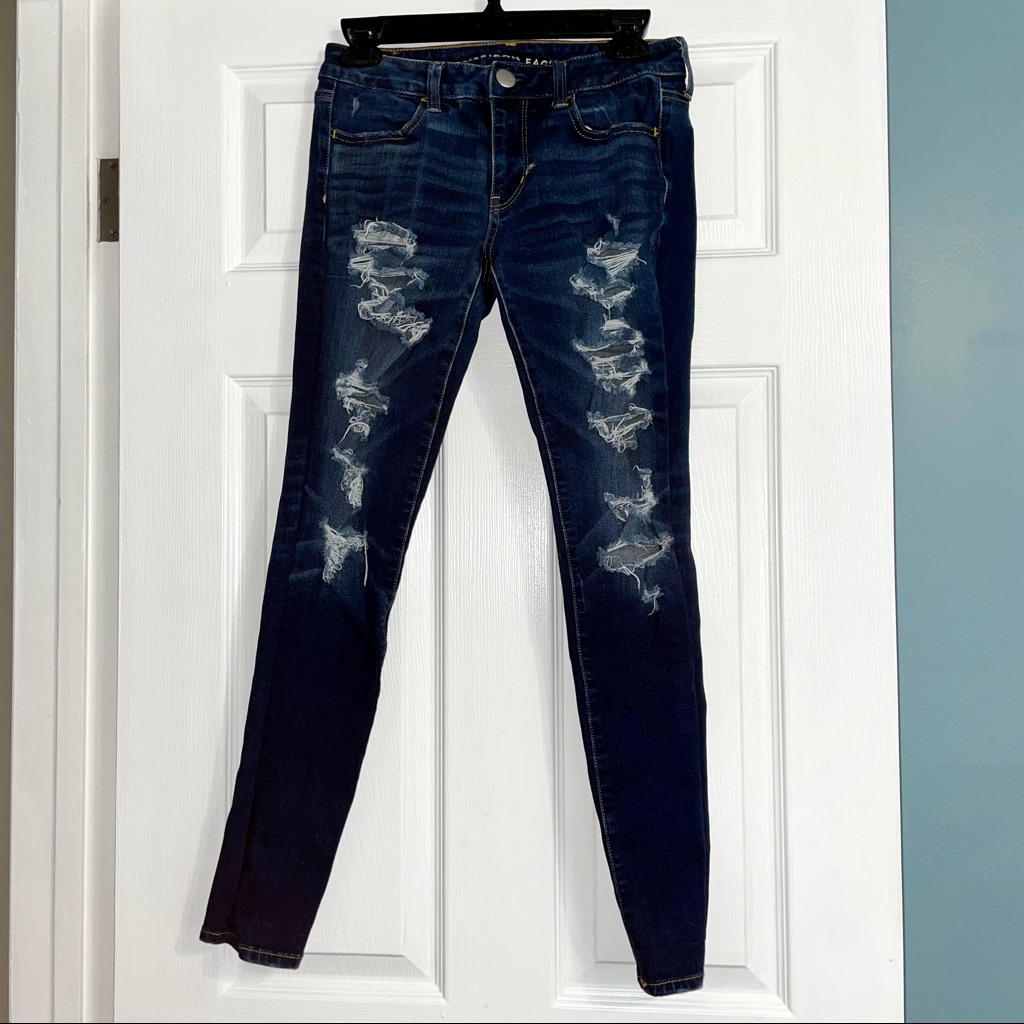 Trendy Mid Rise American Eagle Skinny Jeans